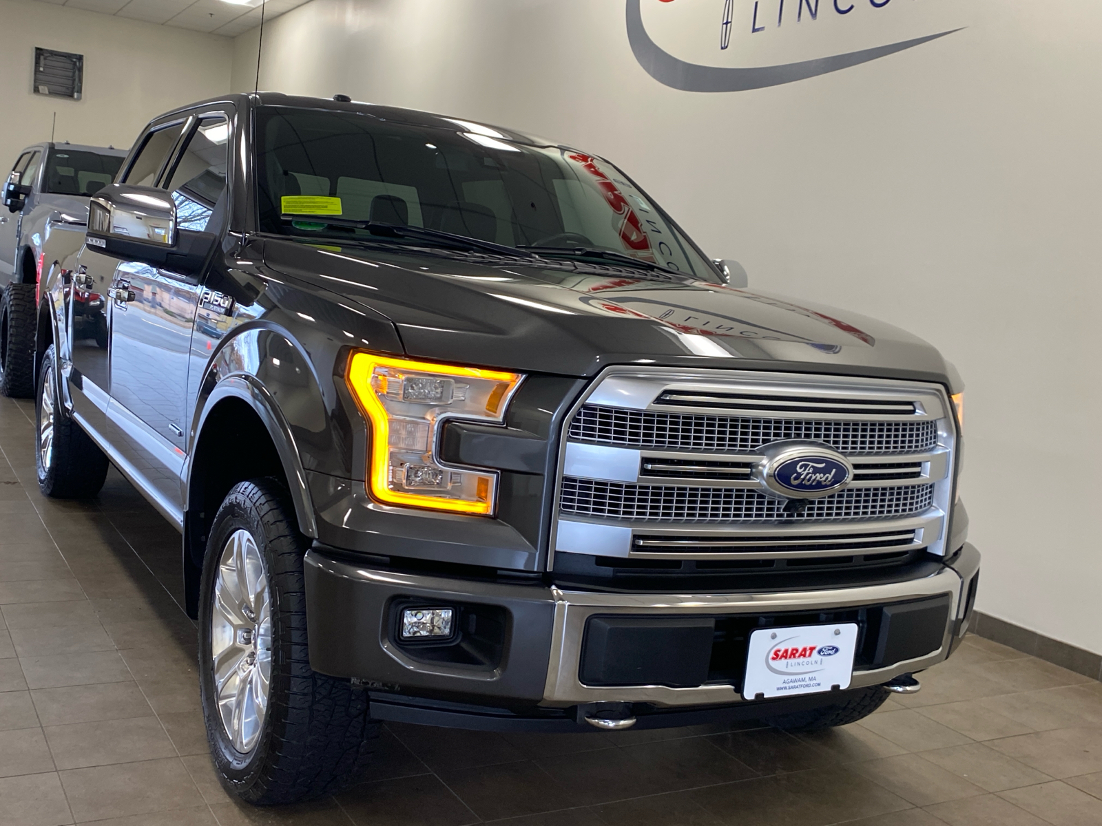 2015 Ford F-150 Platinum 2