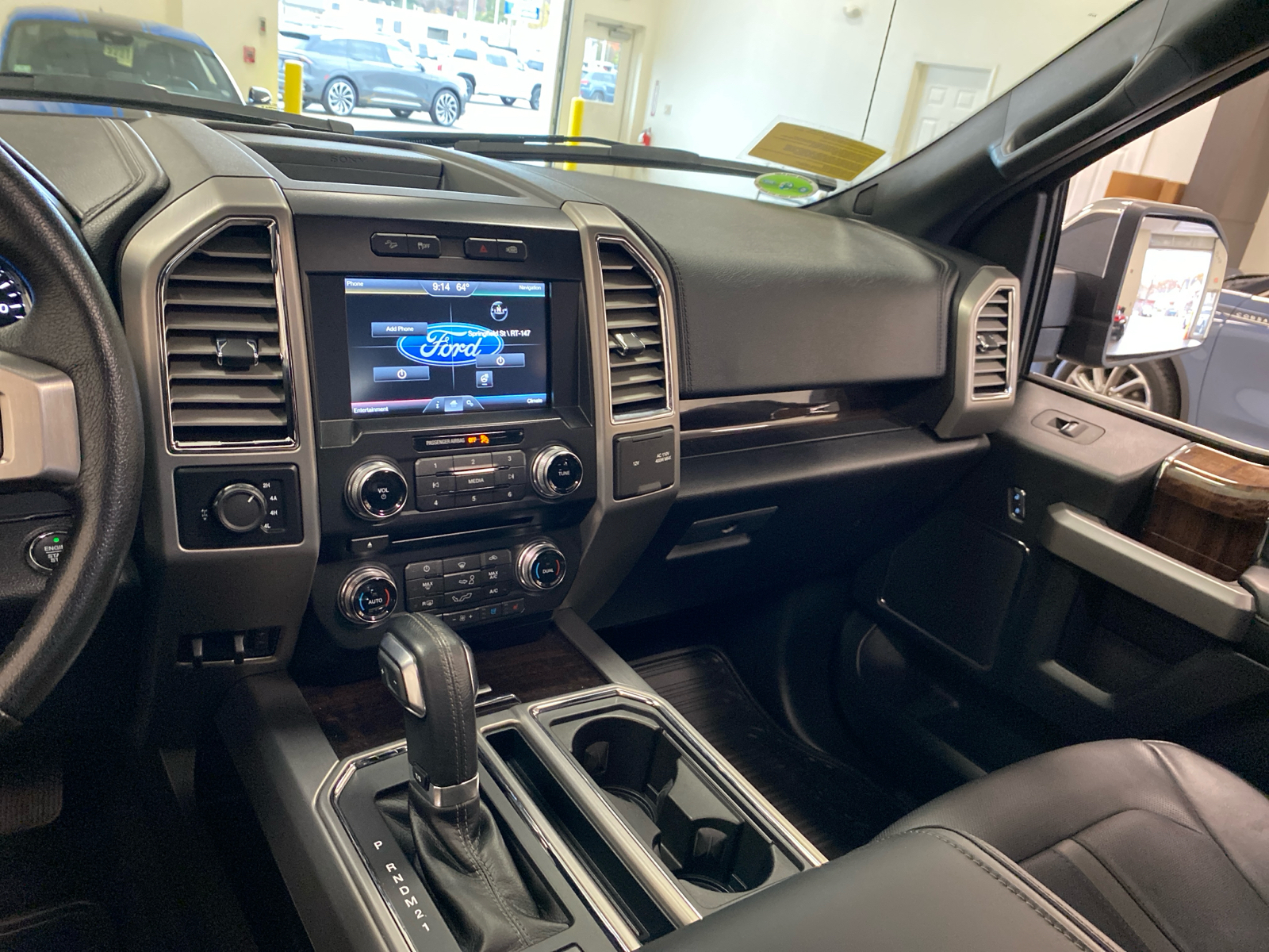 2015 Ford F-150 Platinum 15