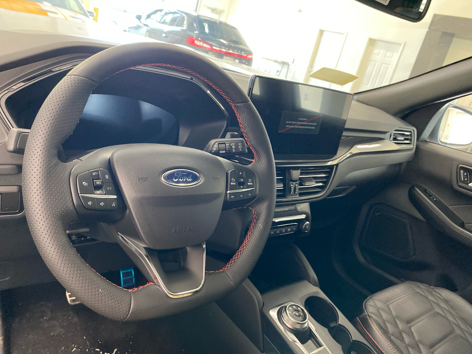 2024 Ford Escape ST-Line Elite 28