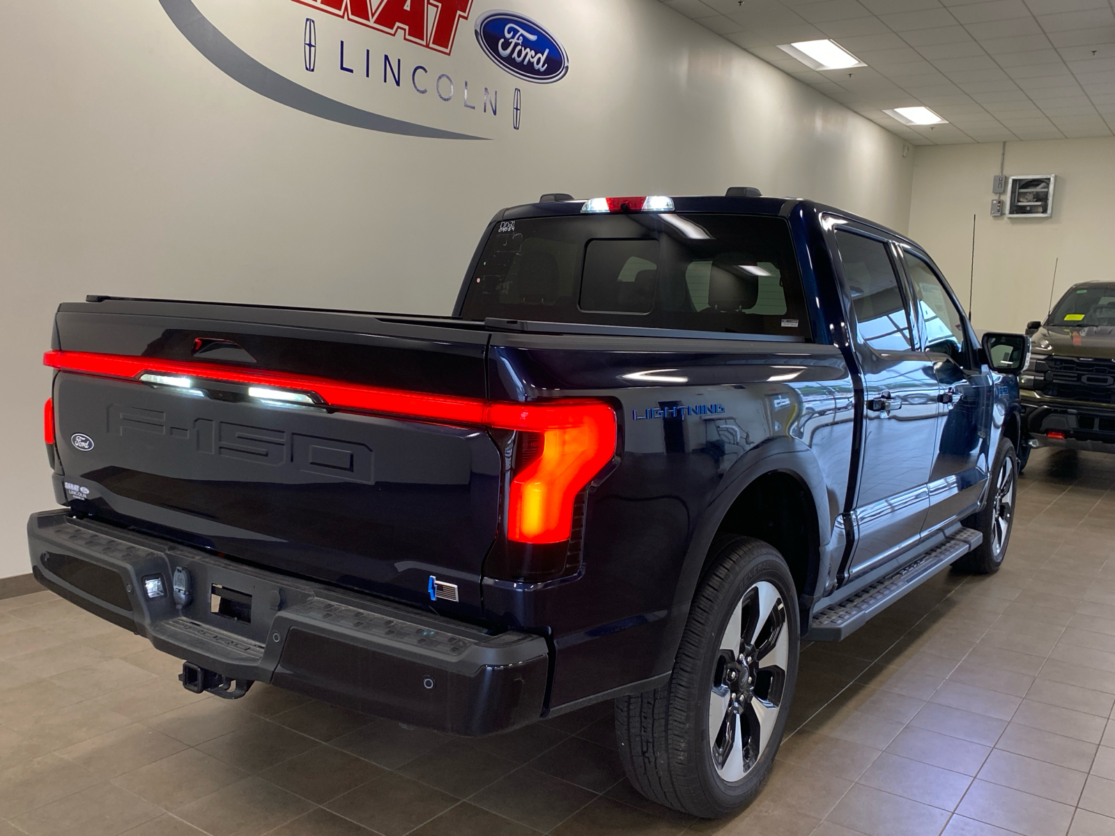 2024 Ford F-150 Lightning 2024 FORD F-150 LIGHTNING PLATINUM CREW CAB 4DR 14 8