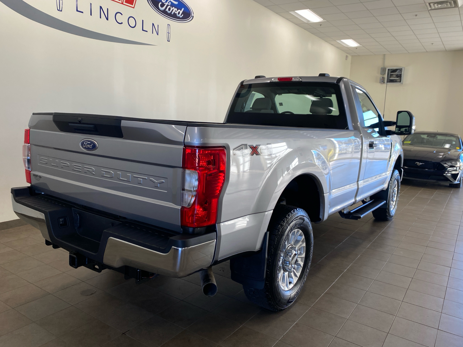 2022 Ford Super Duty F-350 SRW XL 7