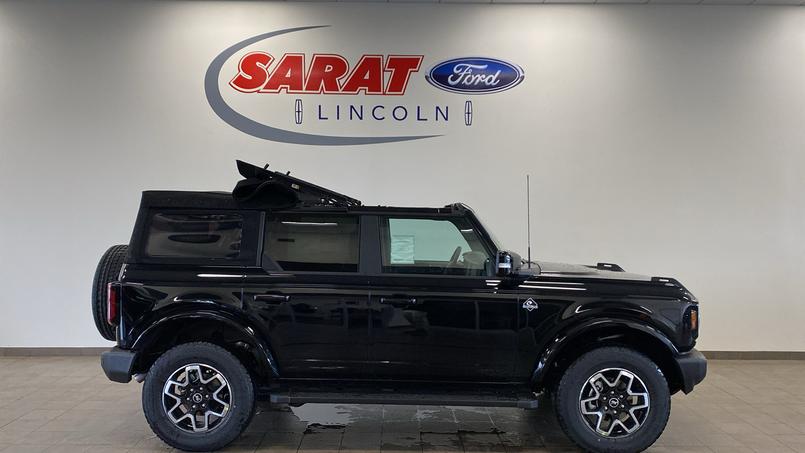 2024 Ford Bronco 2024 FORD BRONCO OUTER BANKS 4DR SUV 116.1 WB 4WD 2