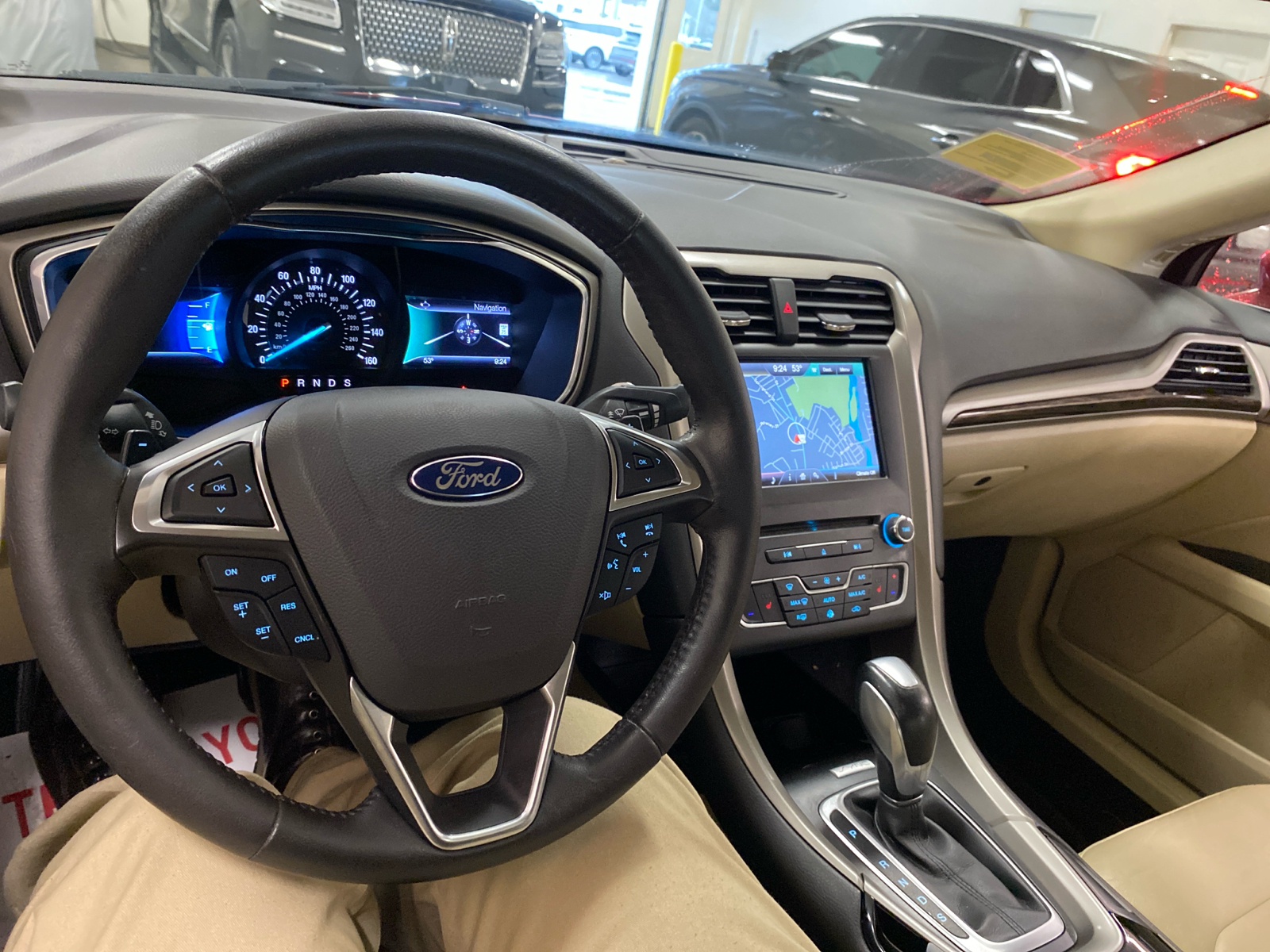 2016 Ford Fusion SE 29