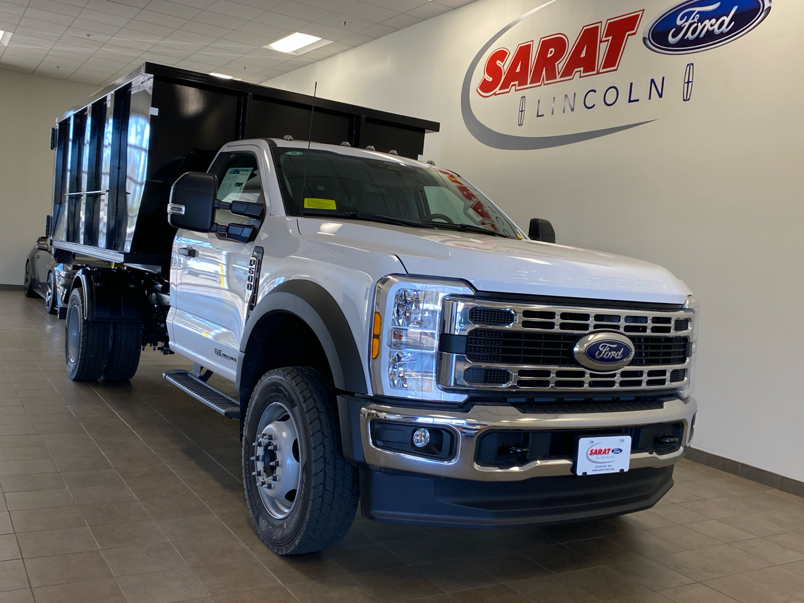 2024 Ford Super Duty F-600 DRW XL 2