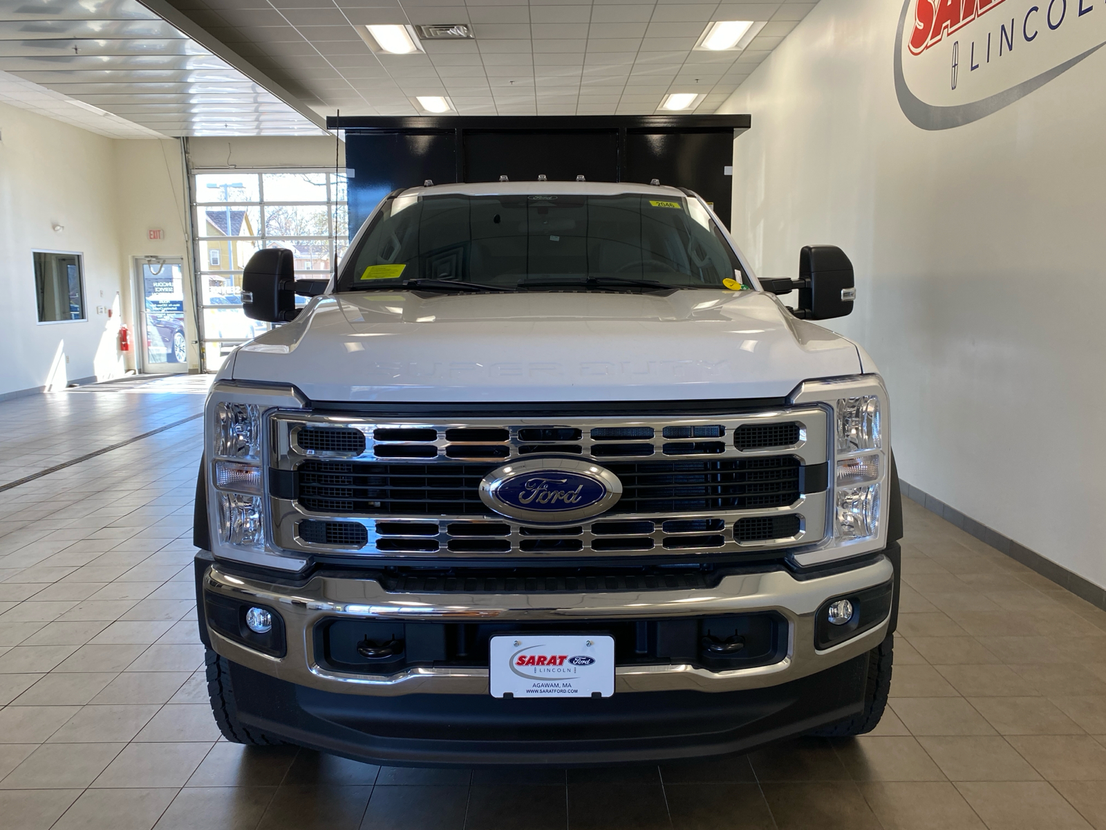 2024 Ford Super Duty F-600 DRW XL 3