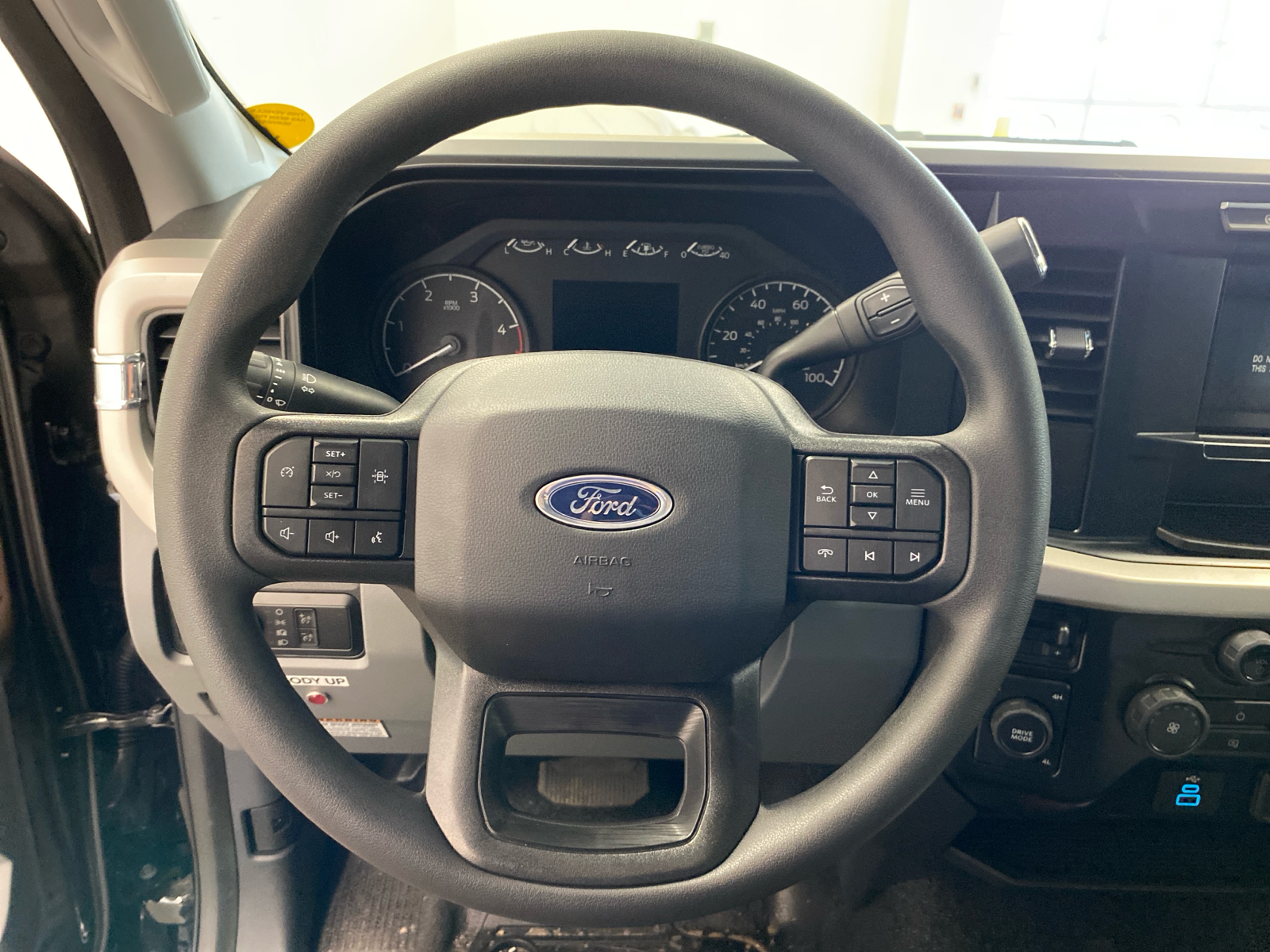 2024 Ford Super Duty F-600 DRW XL 15