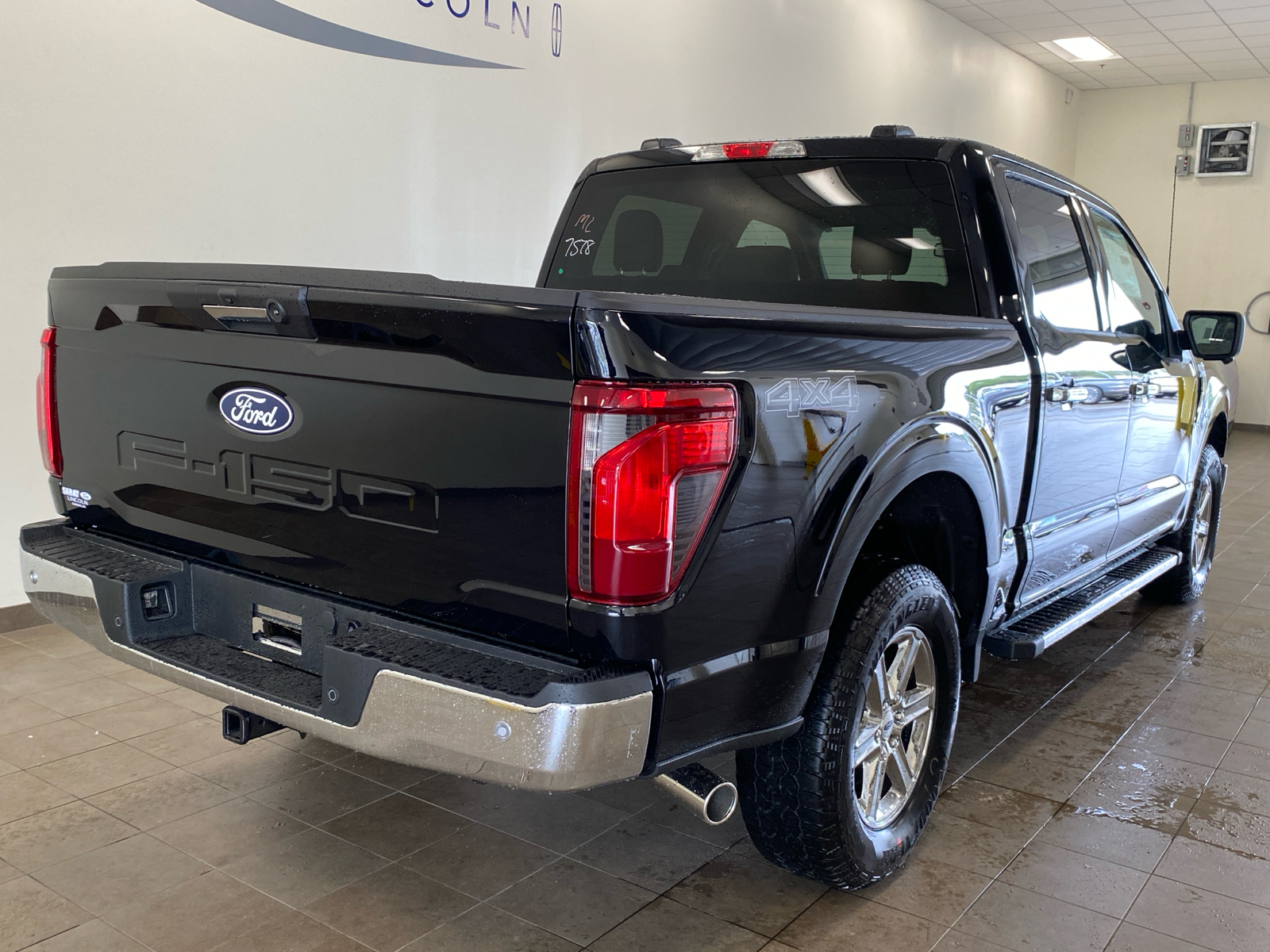 2024 Ford F-150 2024 FORD F-150 XLT CREW CAB 4DR 145 WB 4WD 7