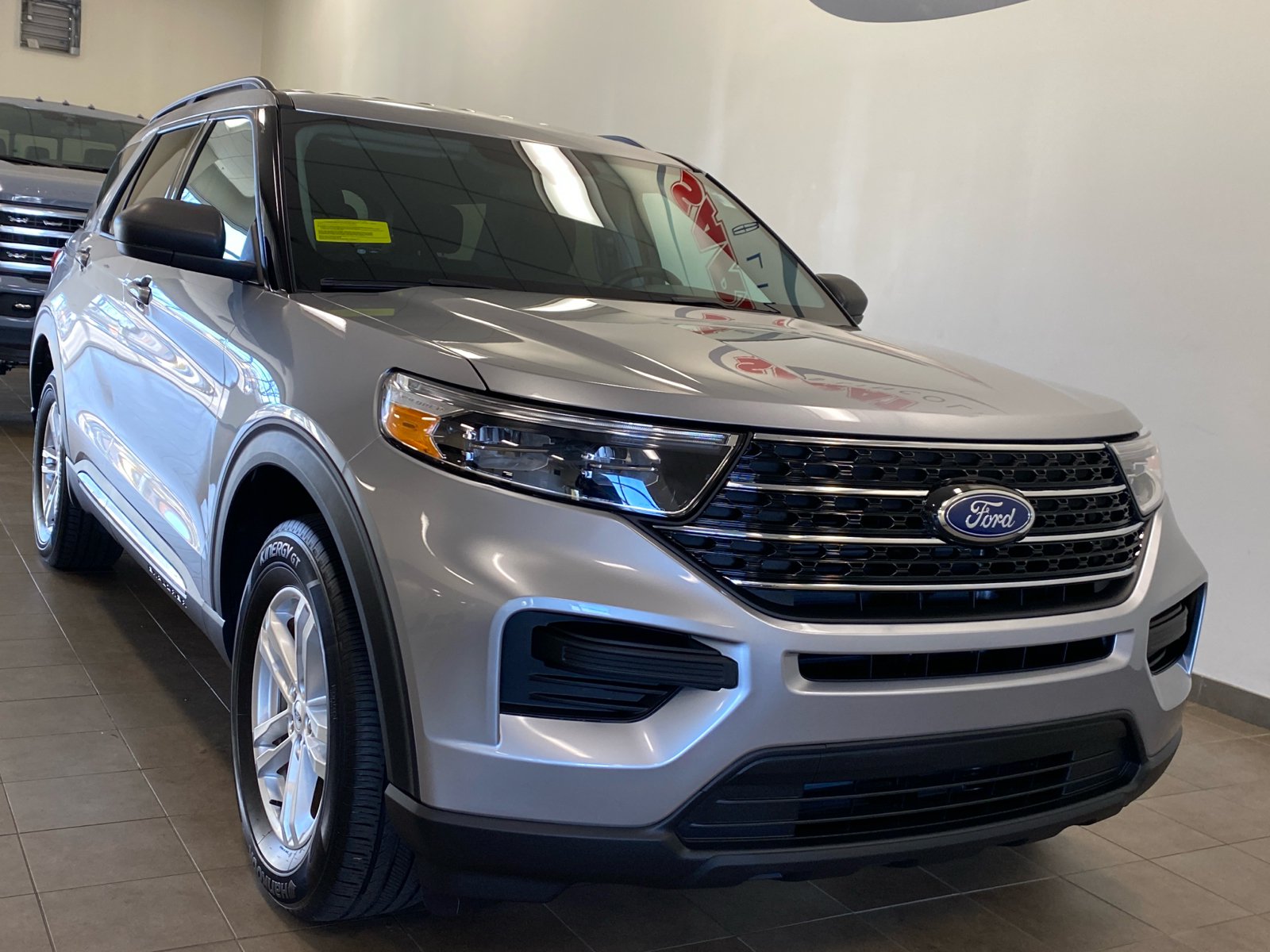 2021 Ford Explorer XLT 2