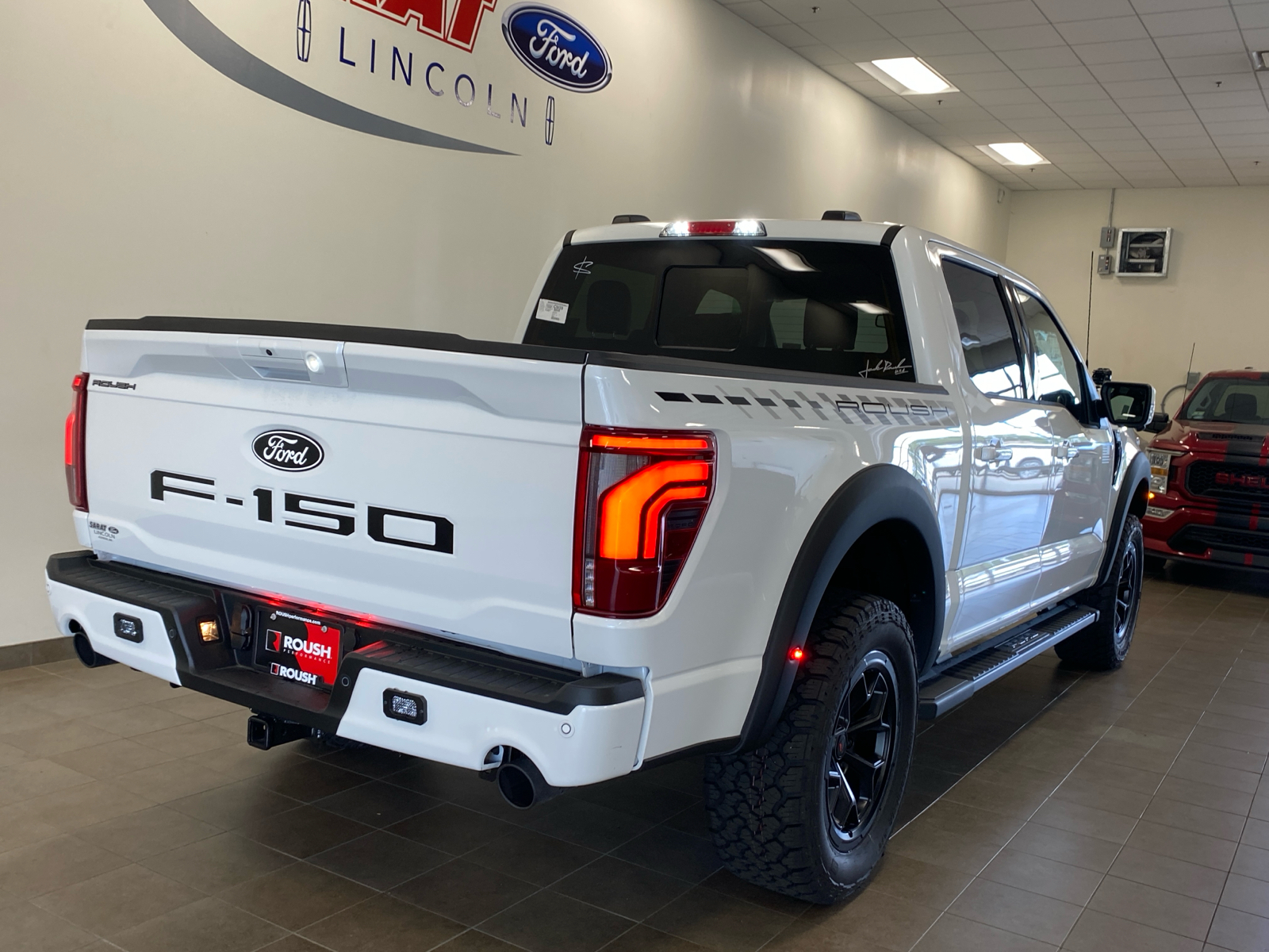 2024 Ford F-150 2024 FORD F-150 LARIAT CREW CAB 4DR 145 WB 4WD 12