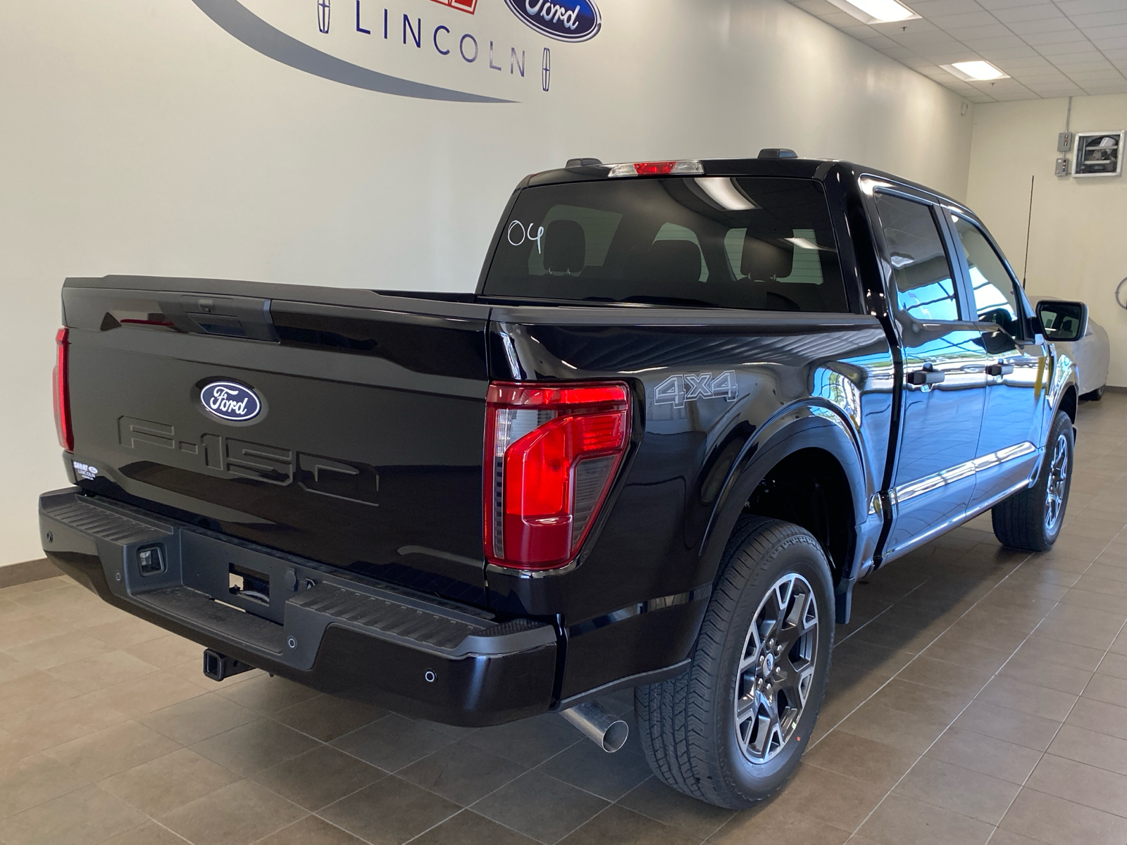 2024 Ford F-150 2024 FORD F-150 STX CREW CAB 4DR 145 WB 4WD 8