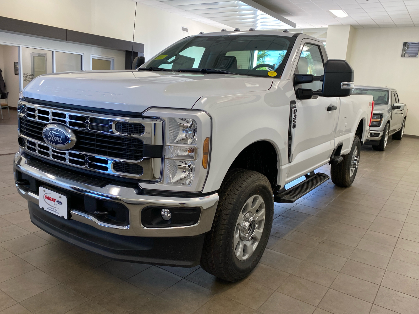 2024 Ford Super Duty F-350 SRW 2024 FORD F-350 XLT REG. CAB 2DR 142 WB 4WD HD 4