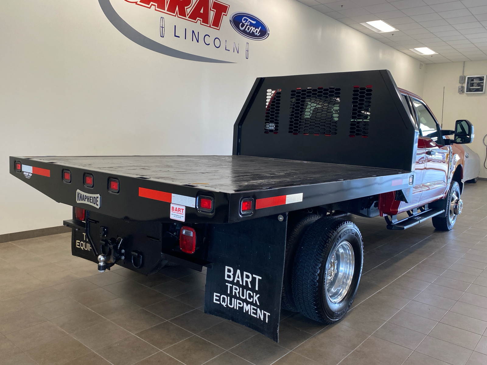 2023 Ford Super Duty F-350 DRW XLT 8