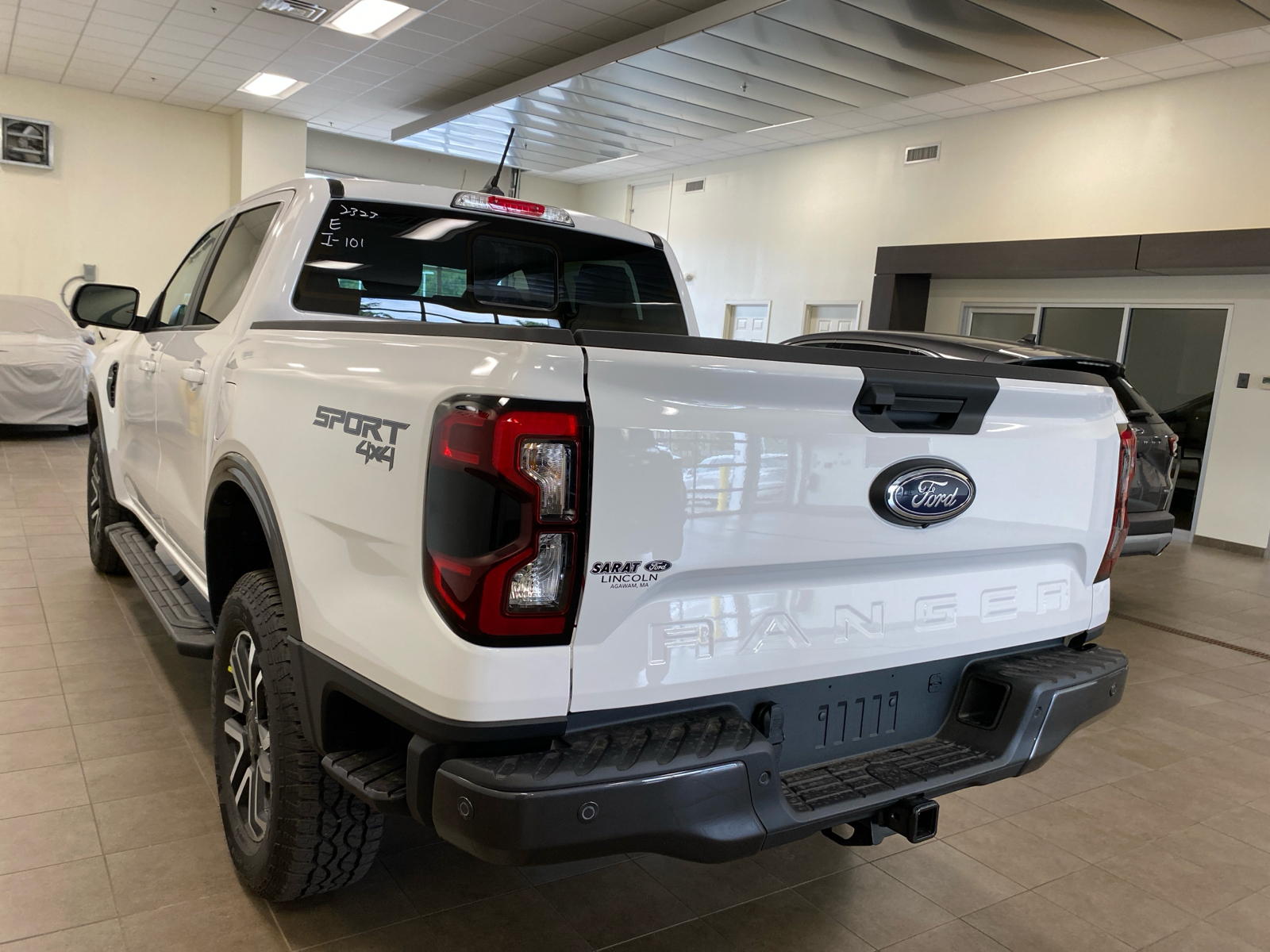 2024 Ford Ranger 2024 FORD RANGER LARIAT CREW CAB 4DR 128.7 WB 4WD 5