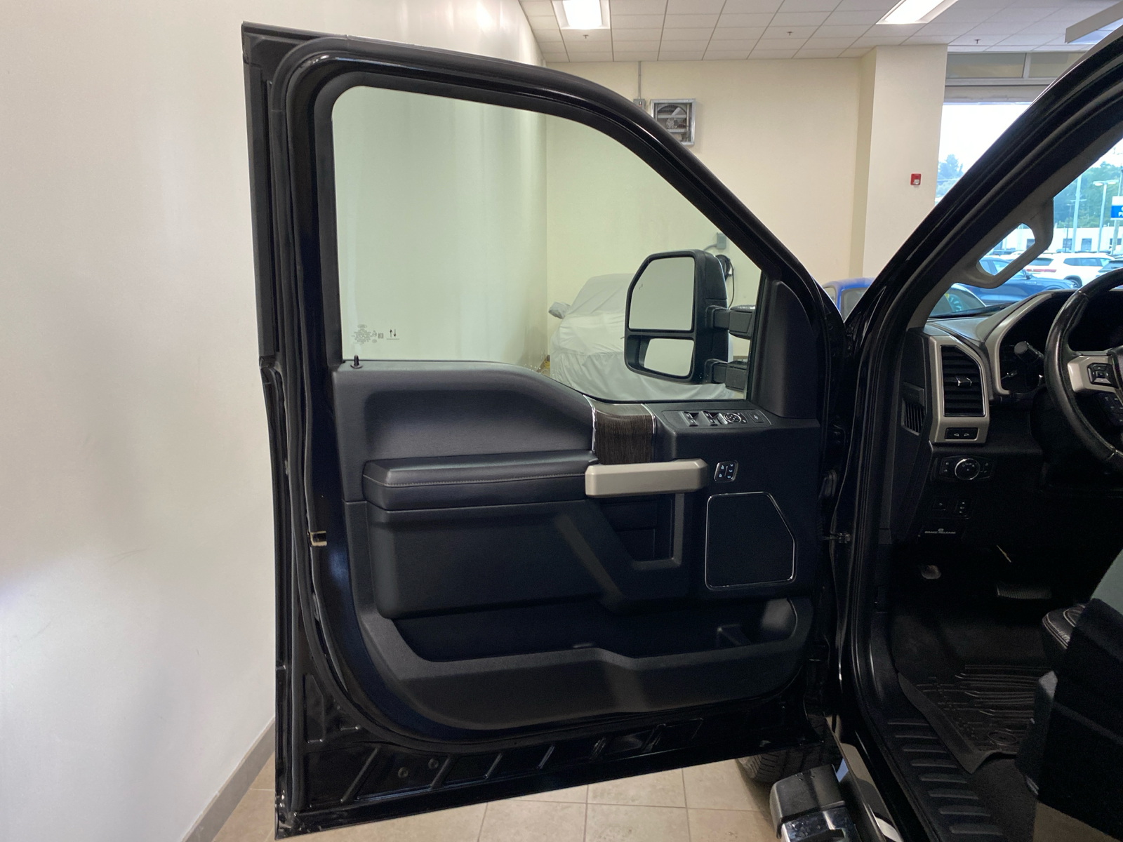 2020 Ford Super Duty F-350 SRW LARIAT 16