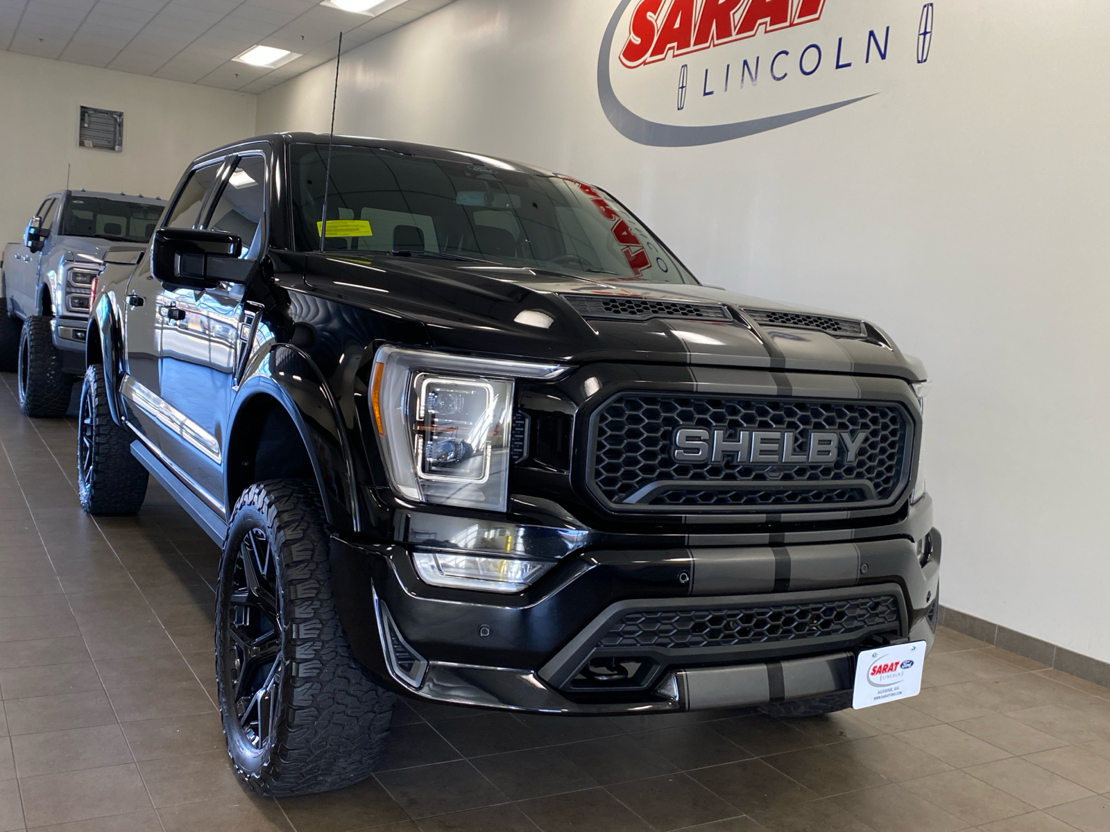 2022 Ford F-150 LARIAT 2