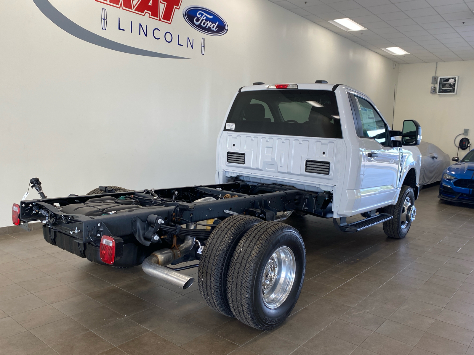 2024 Ford Super Duty F-350 DRW F350 4X4 CHASSIS CAB DRW/145 7