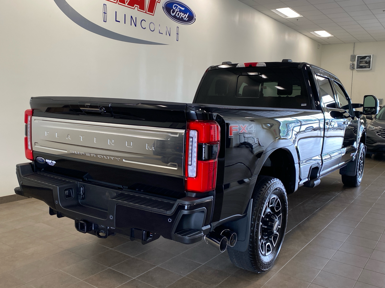 2024 Ford Super Duty F-350 SRW Platinum 8