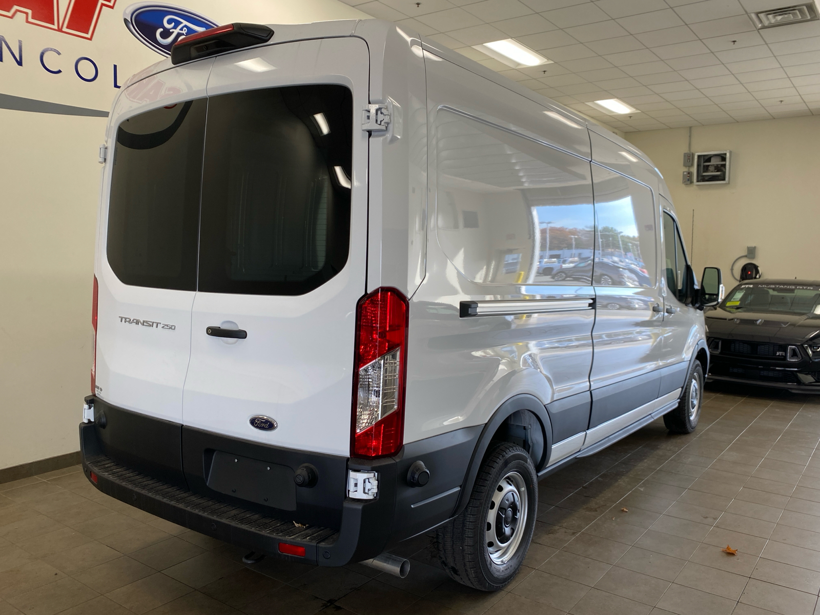 2024 Ford Transit Cargo Van R1C0 T250 MR CARGO RWD 8