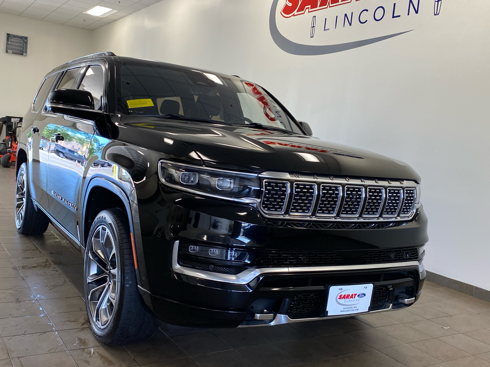 2022 Jeep Grand Wagoneer Series III 2