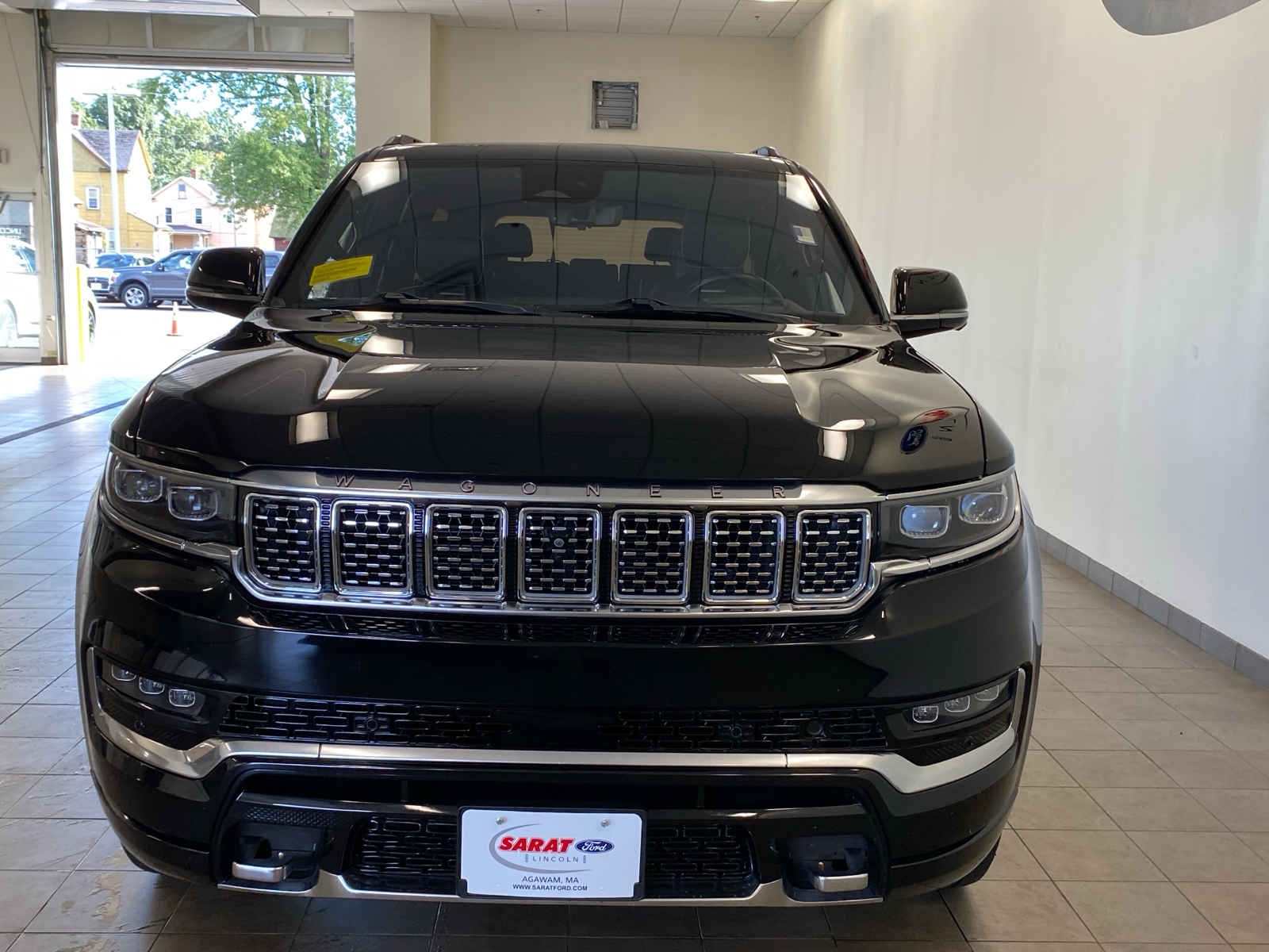 2022 Jeep Grand Wagoneer Series III 3