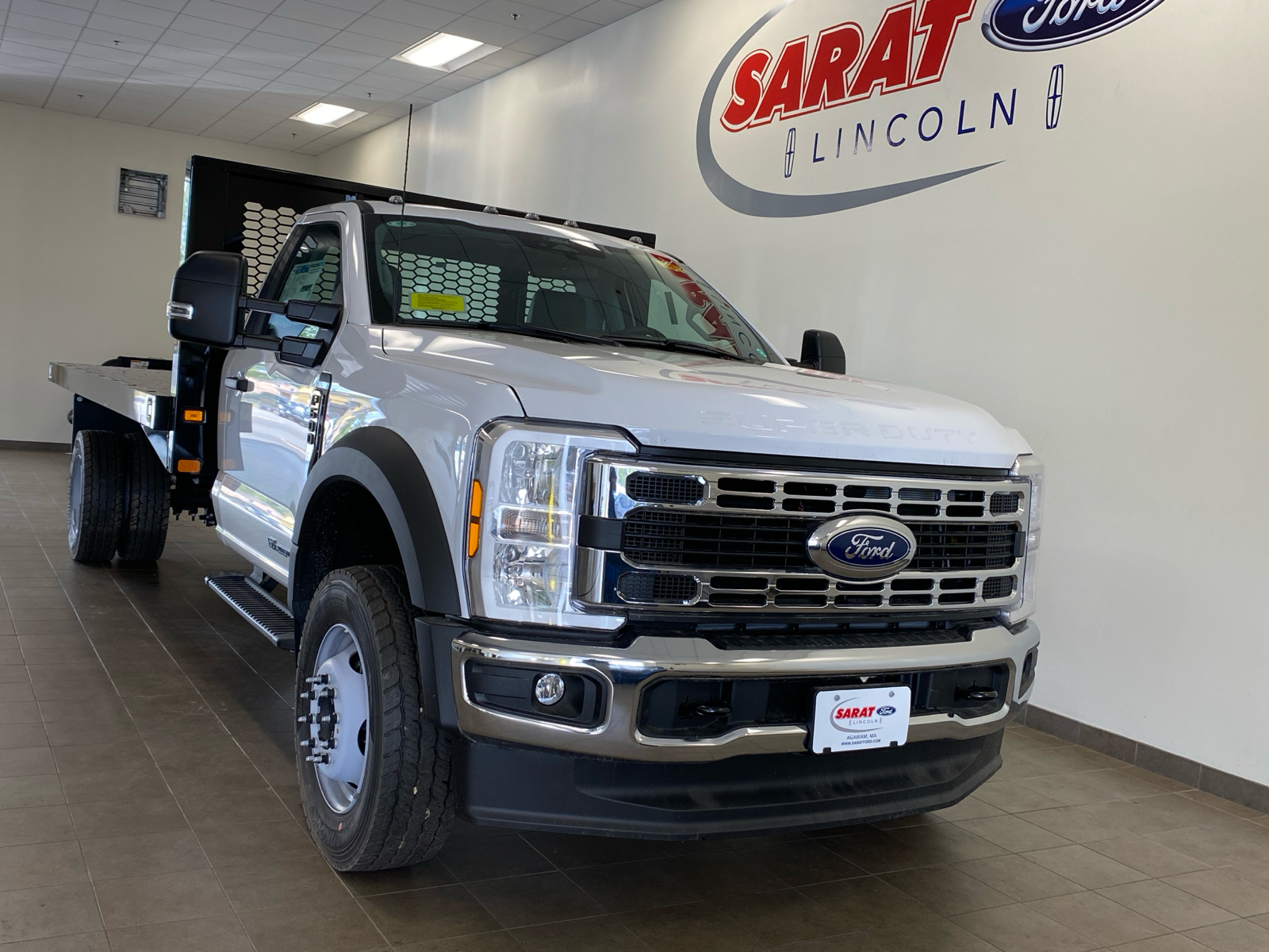 2024 Ford Super Duty F-600 DRW XL 2