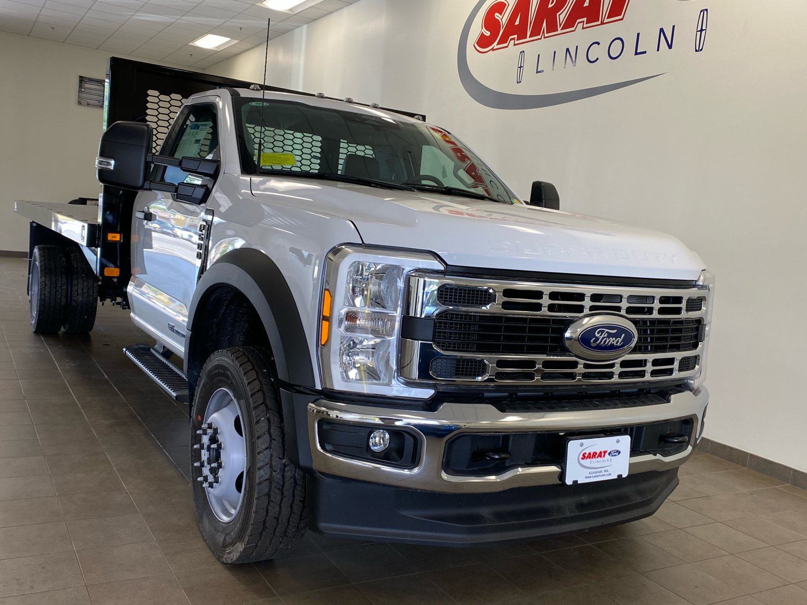 2024 Ford Super Duty F-600 DRW XL 2