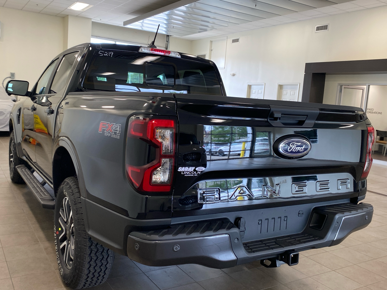 2024 Ford Ranger 2024 FORD RANGER LARIAT CREW CAB 4DR 128.7 WB 4WD 5