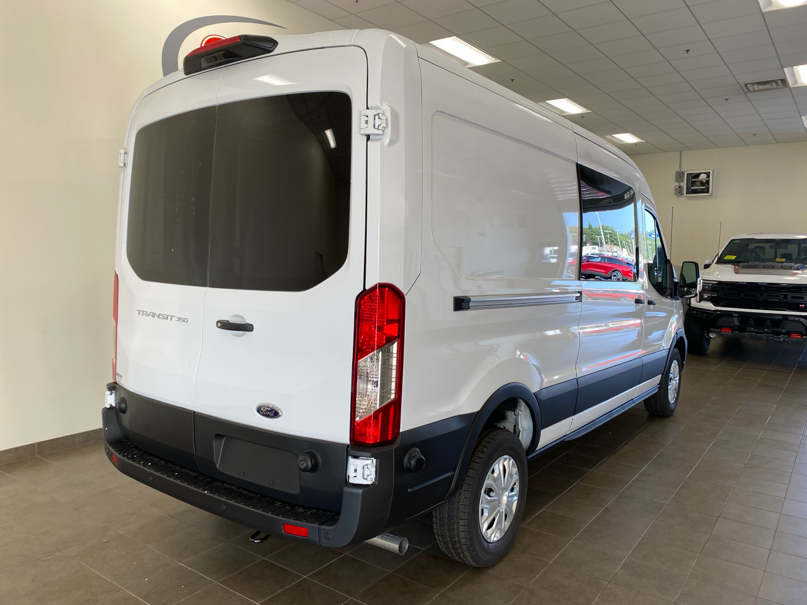 2024 Ford Transit Cargo Van 2024 FORD E-TRANSIT-350 CARGO 3DR 148 WB RWD 8