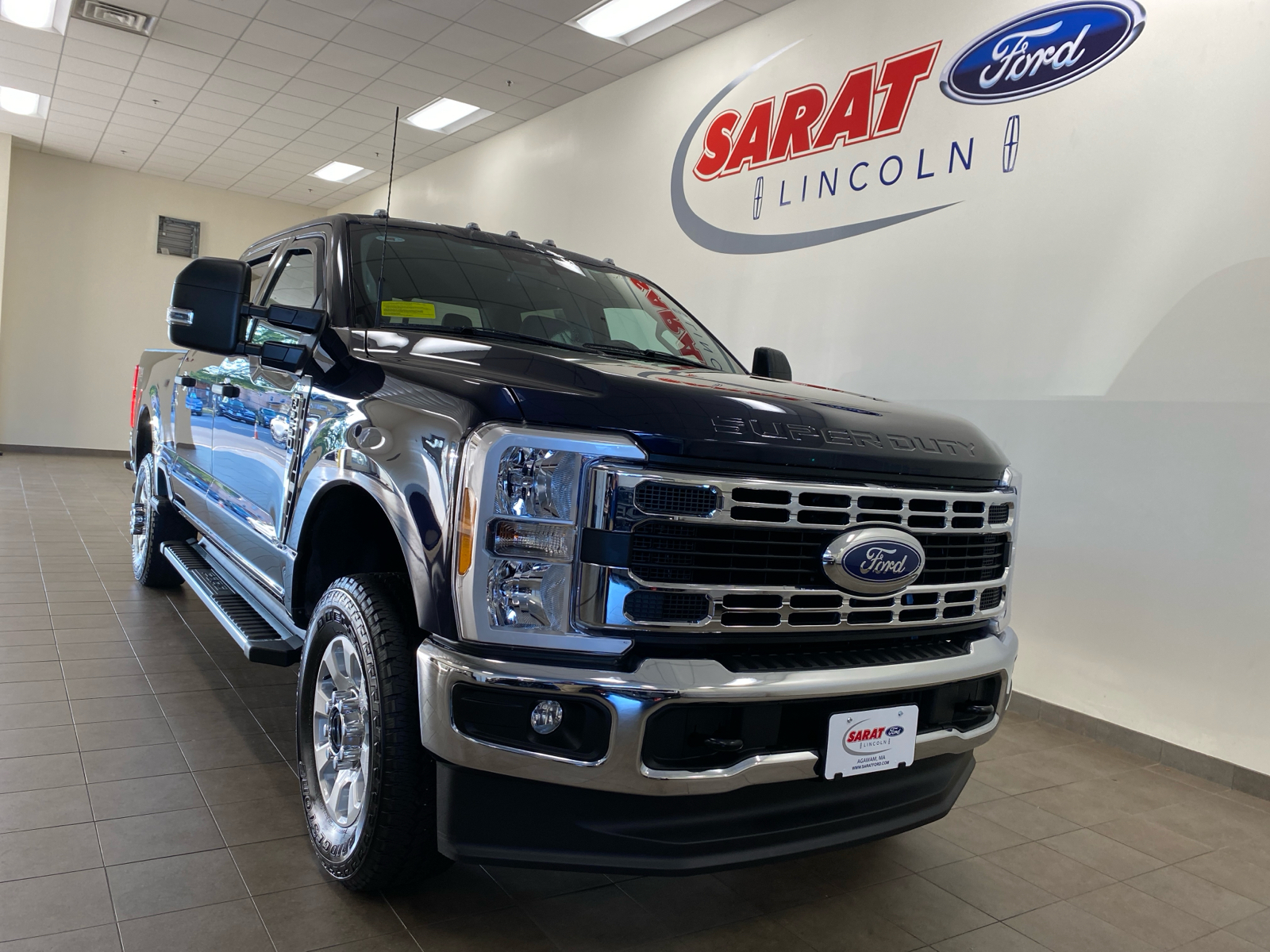 2023 Ford Super Duty F-250 SRW XLT 2