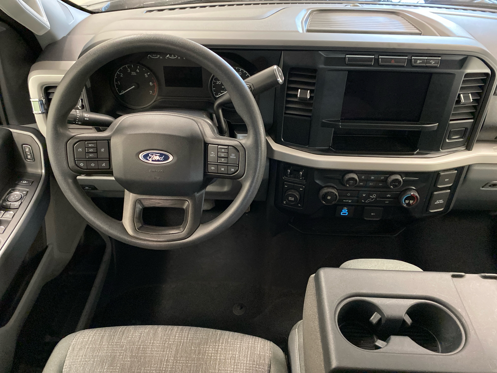 2023 Ford Super Duty F-250 SRW XLT 11