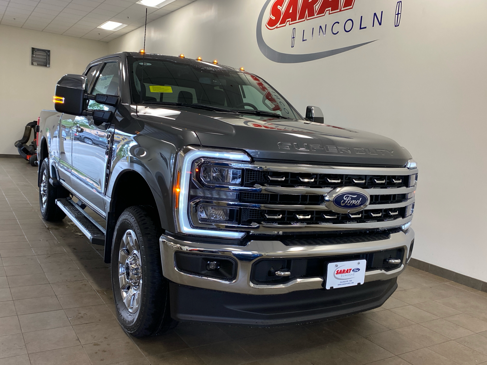 2024 Ford Super Duty F-350 SRW 2024 FORD F-350 LARIAT SUPER CAB 4DR 148 WB 4WD H 2