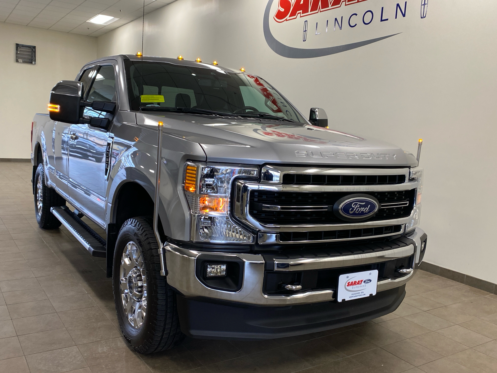 2020 Ford Super Duty F-350 SRW LARIAT 2