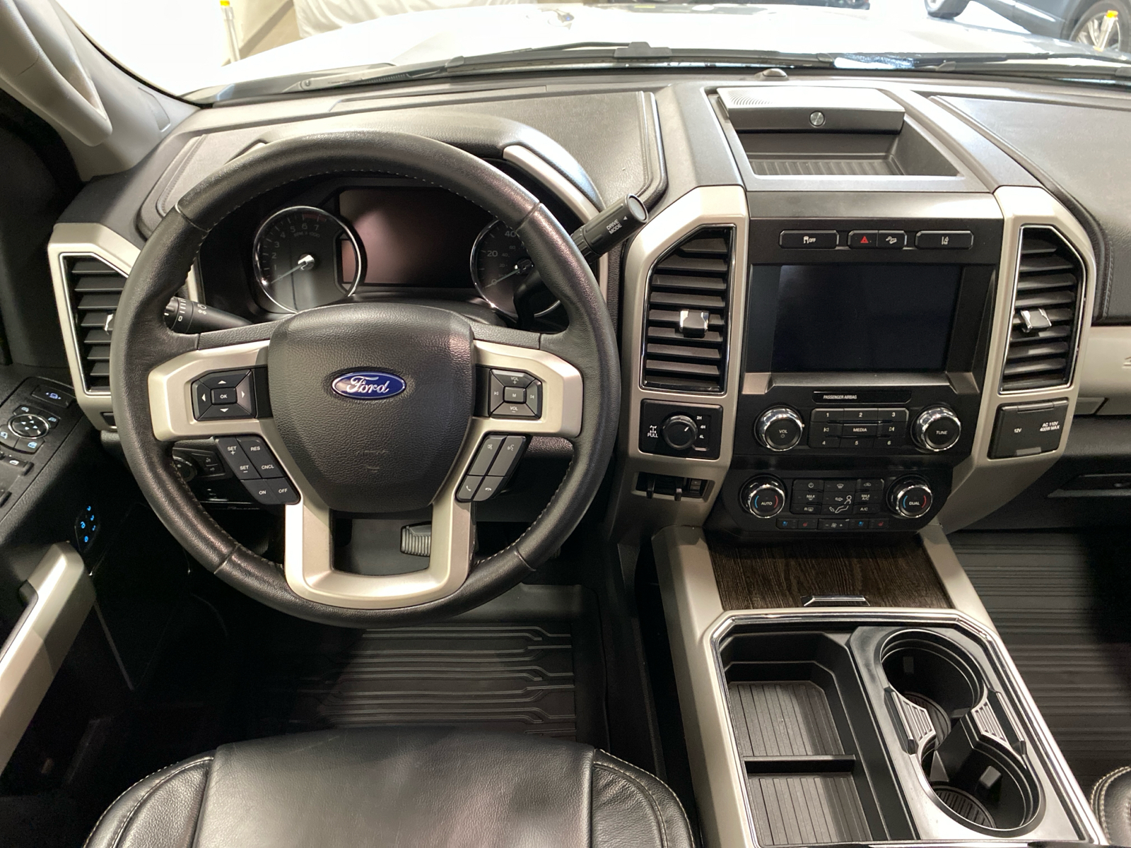 2020 Ford Super Duty F-350 SRW LARIAT 16