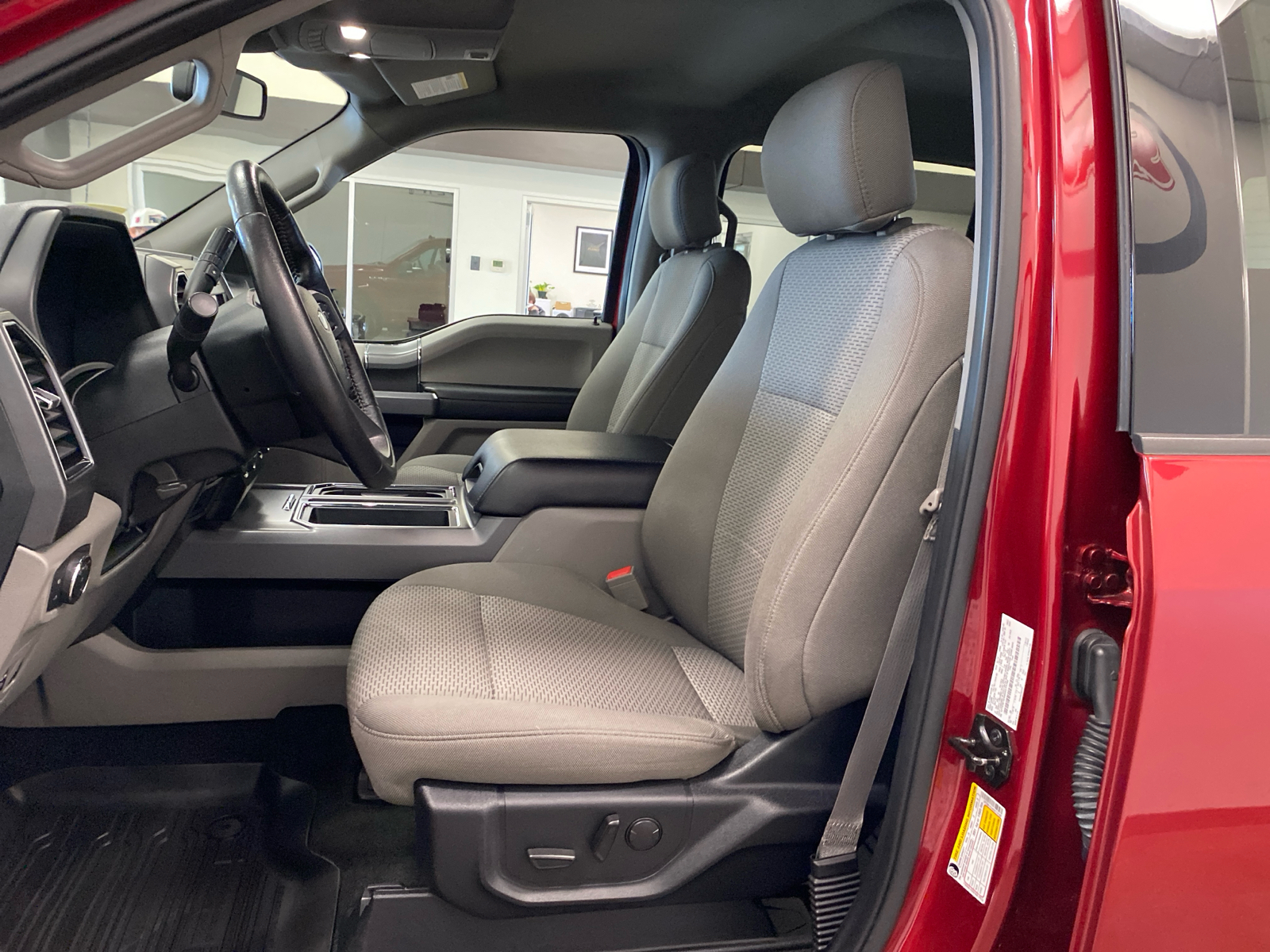 2019 Ford F-150 XLT 16