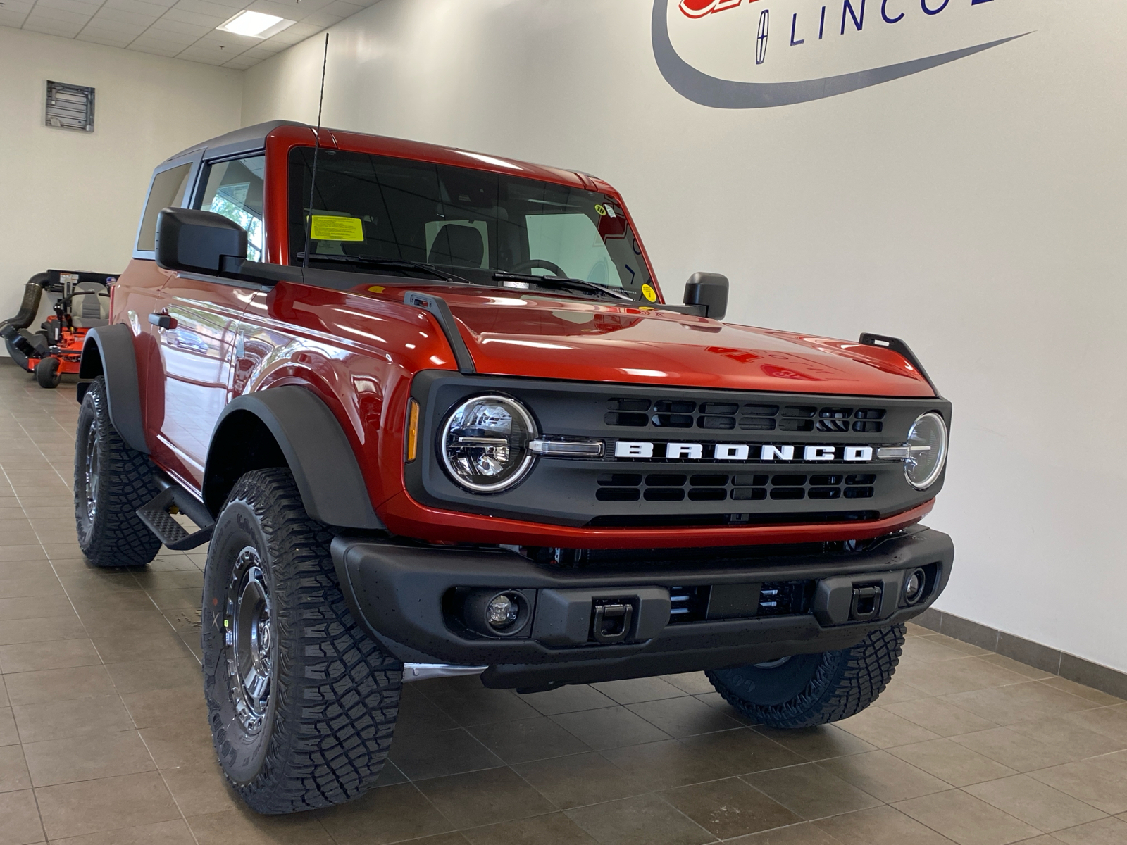 2024 Ford Bronco 2024 FORD BRONCO BLACK DIAMOND 2DR SUV 100.4 WB 4 2