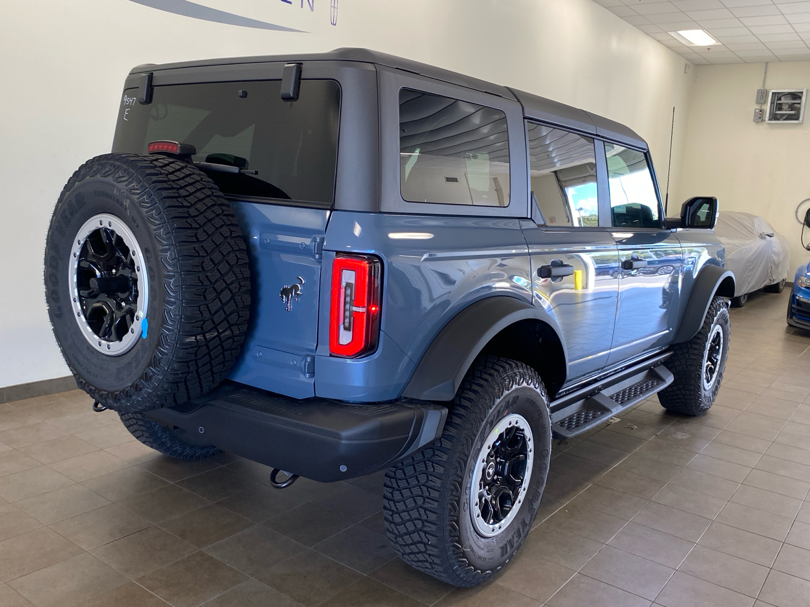 2024 Ford Bronco 2024 FORD BRONCO BADLANDS 4DR SUV 116.1 WB 4WD 7