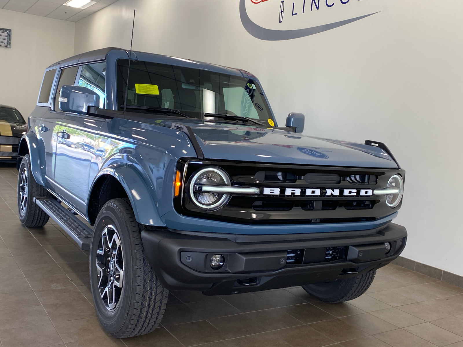 2024 Ford Bronco 2024 FORD BRONCO OUTER BANKS 4DR SUV 116.1 WB 4WD 2