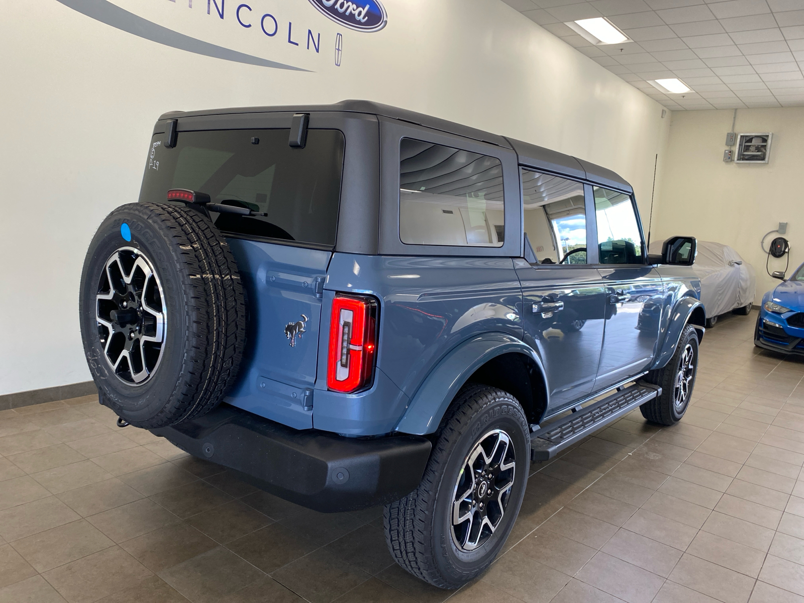 2024 Ford Bronco 2024 FORD BRONCO OUTER BANKS 4DR SUV 116.1 WB 4WD 7