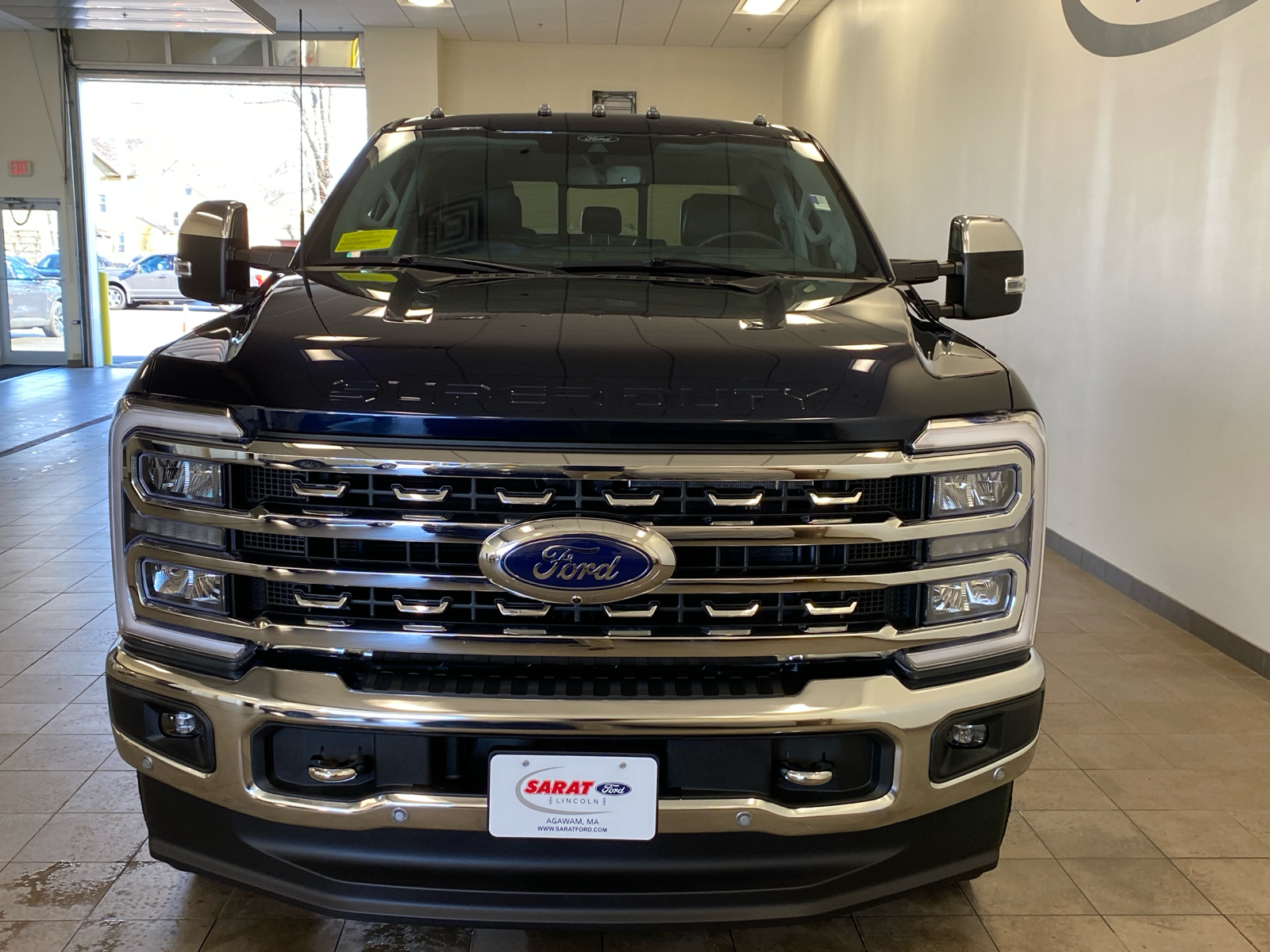 2024 Ford Super Duty F-350 SRW LARIAT 3