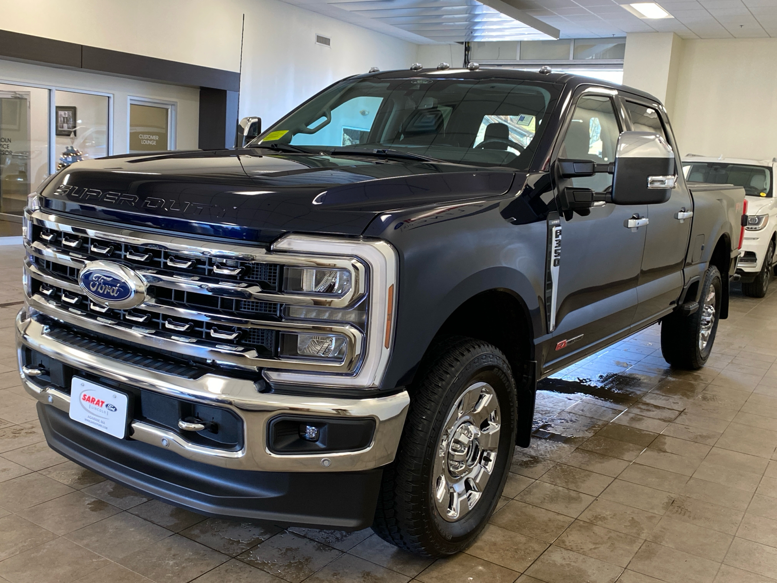 2024 Ford Super Duty F-350 SRW LARIAT 4