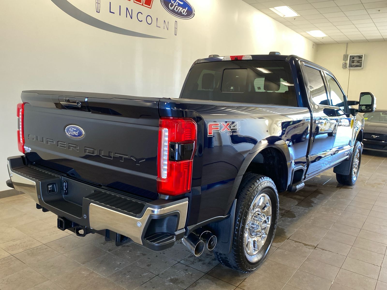 2024 Ford Super Duty F-350 SRW LARIAT 7