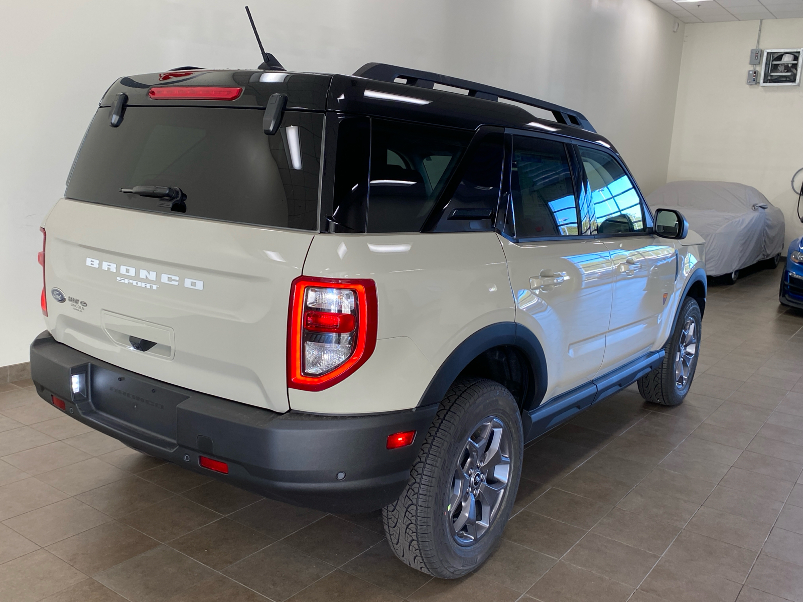 2024 Ford Bronco Sport 2024 FORD BRONCO SPORT BADLANDS 4DR SUV 105.1 WB 10