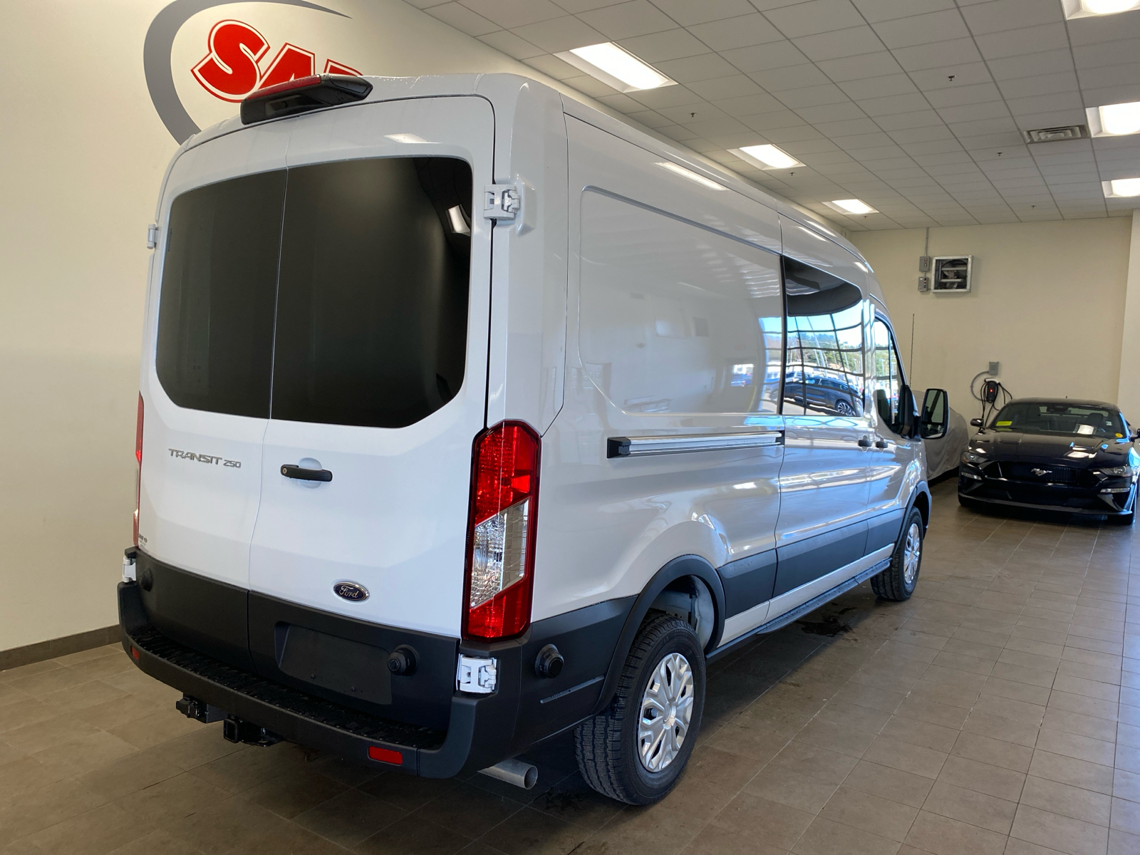 2024 Ford Transit Cargo Van T250 MR CARGO RWD 8