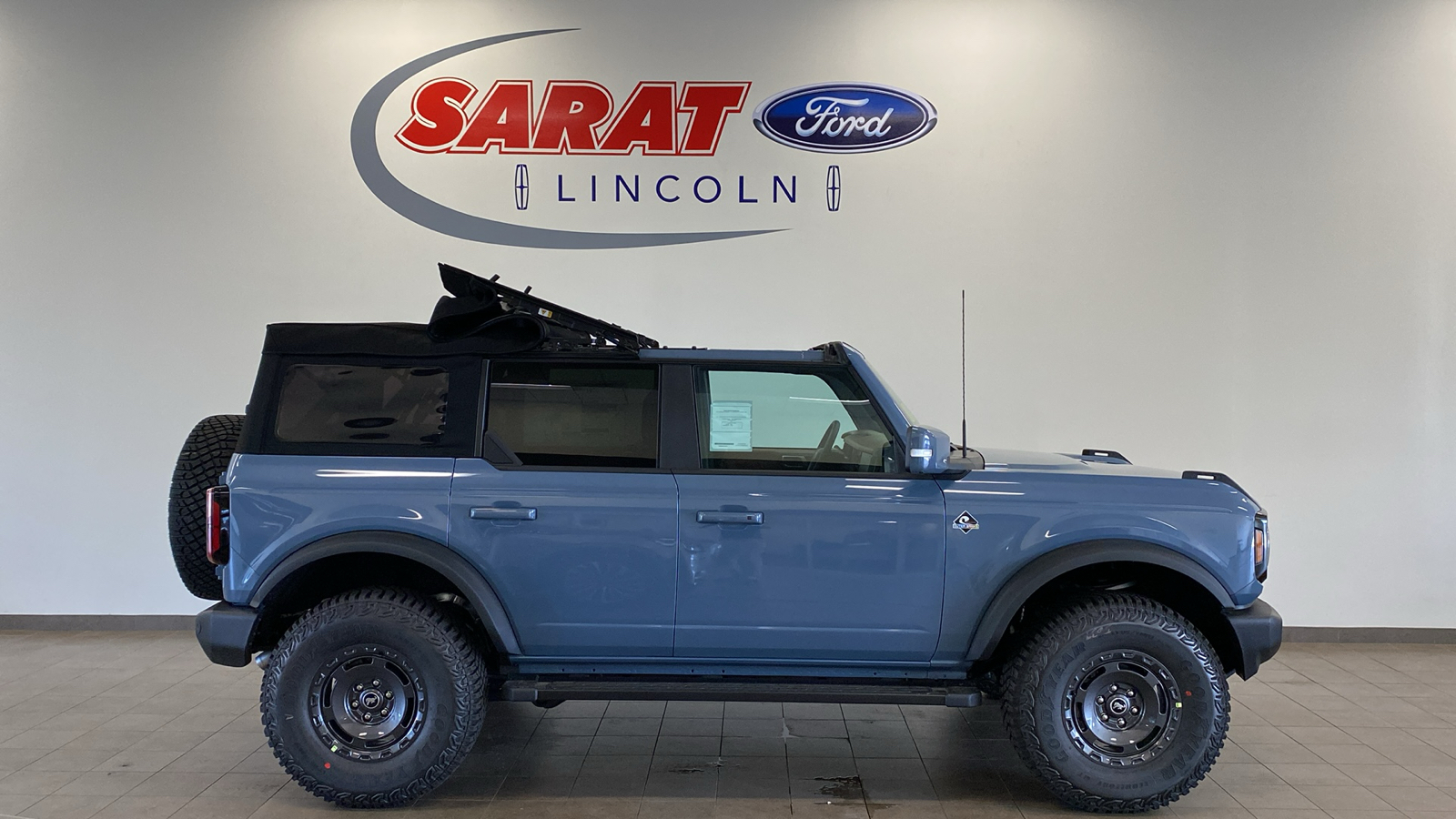 2024 Ford Bronco 2024 FORD BRONCO OUTER BANKS 4DR SUV 116.1 WB 4WD 2