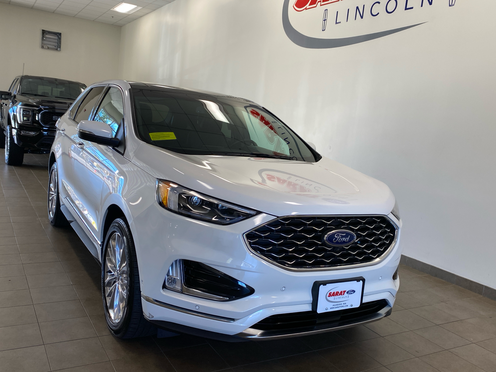 2022 Ford Edge Titanium 2