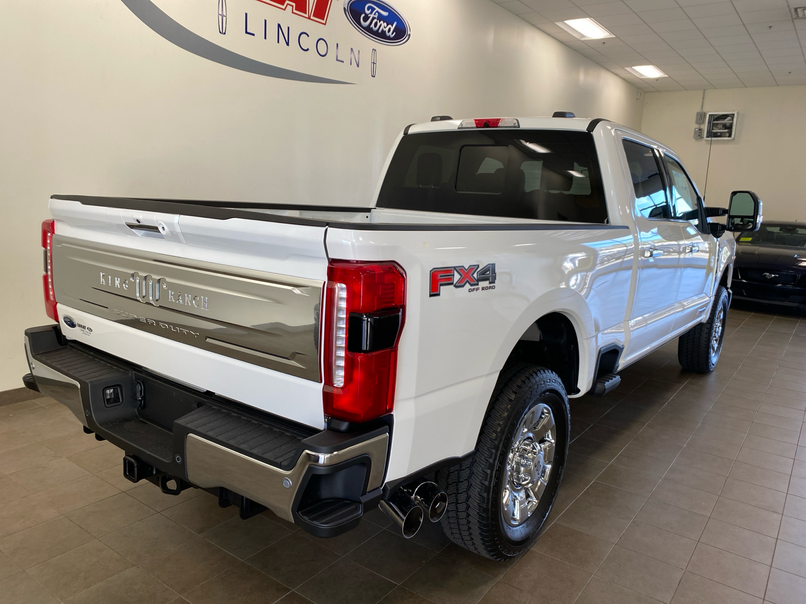 2024 Ford Super Duty F-350 SRW 2024 FORD F-350 KING RANCH CREW CAB 4DR 160 WB 4W 7