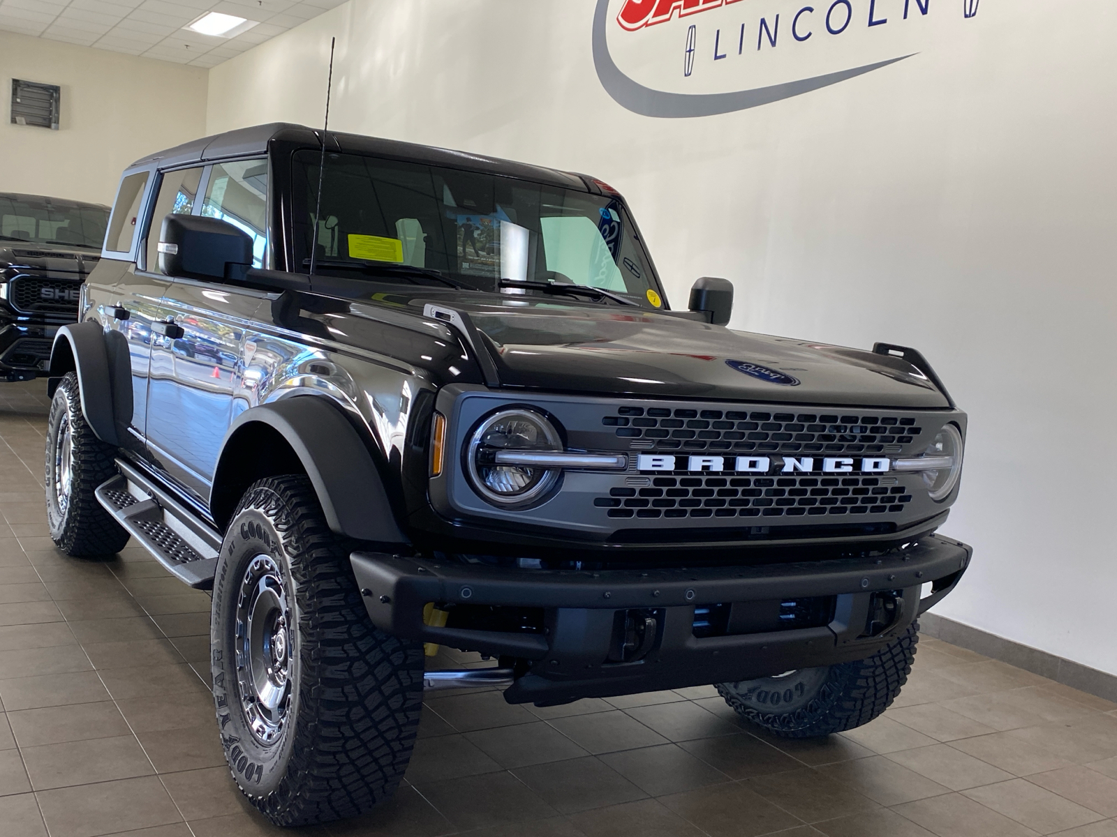 2024 Ford Bronco 2024 FORD BRONCO BADLANDS 4DR SUV 116.1 WB 4WD 2