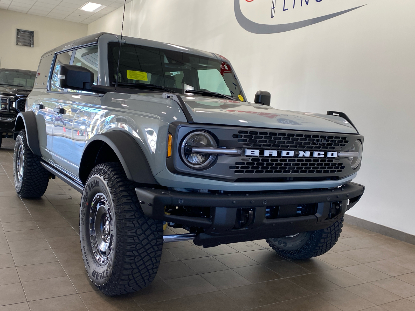 2024 Ford Bronco 2024 FORD BRONCO BADLANDS 4DR SUV 116.1 WB 4WD 2