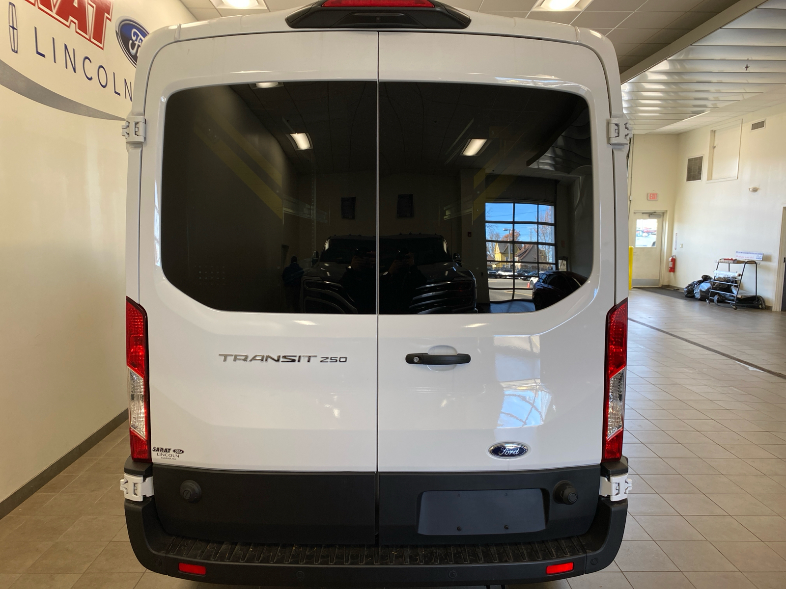 2024 Ford Transit Cargo Van 2024 FORD TRANSIT-250 CARGO 3DR 148 WB RWD 6