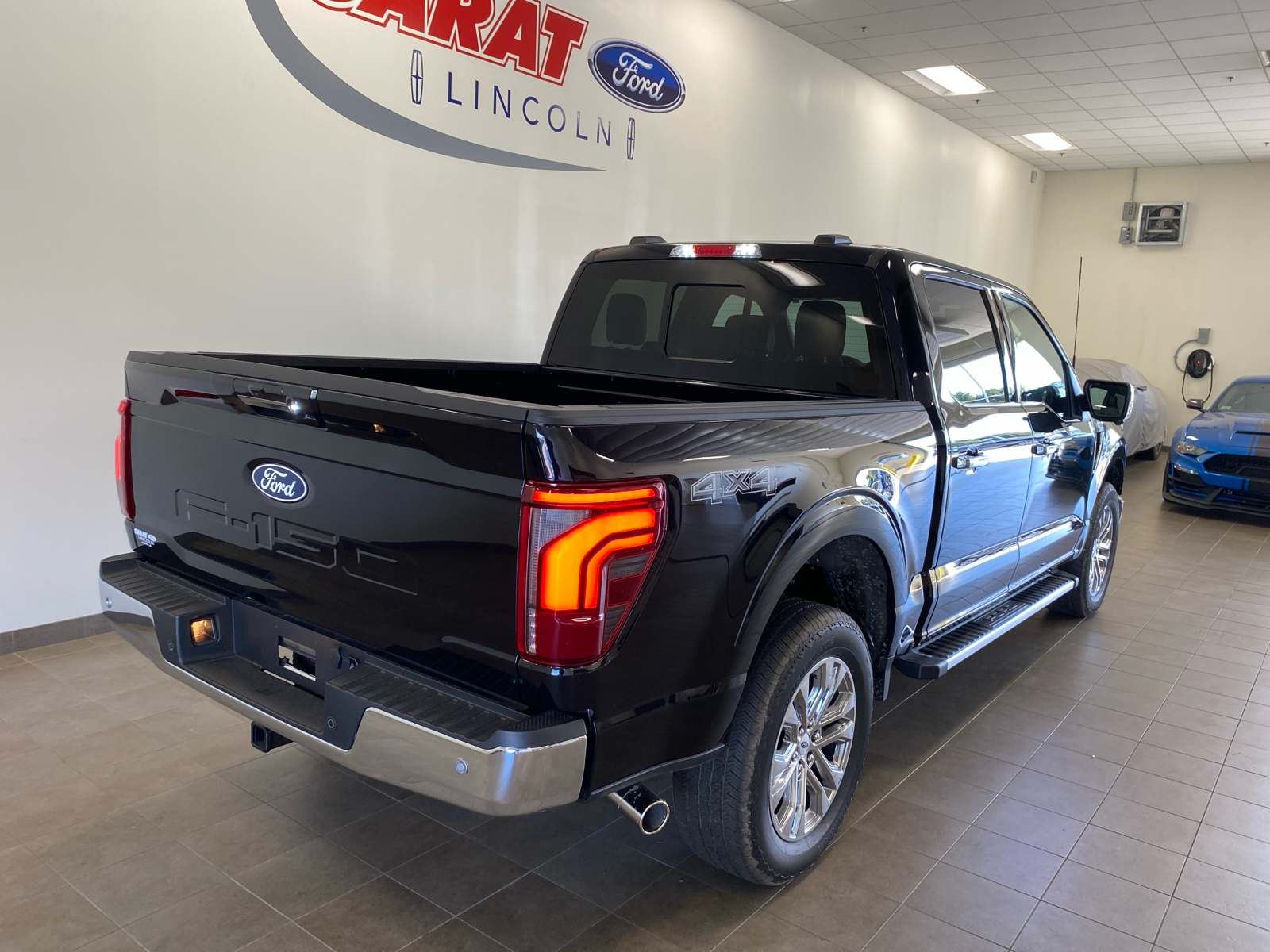 2024 Ford F-150 2024 FORD F-150 LARIAT CREW CAB 4DR 145 WB 4WD 7